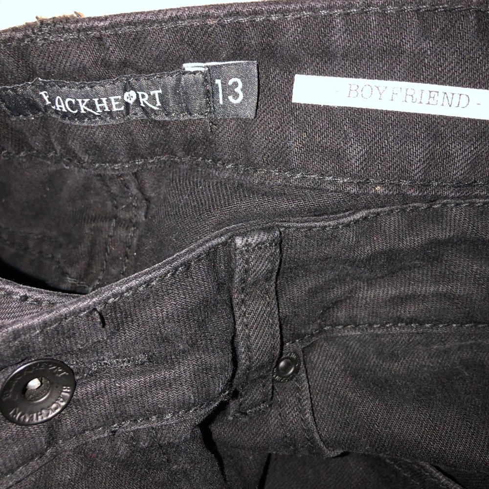 Cutee black ripped boyfriend jeans 🖤